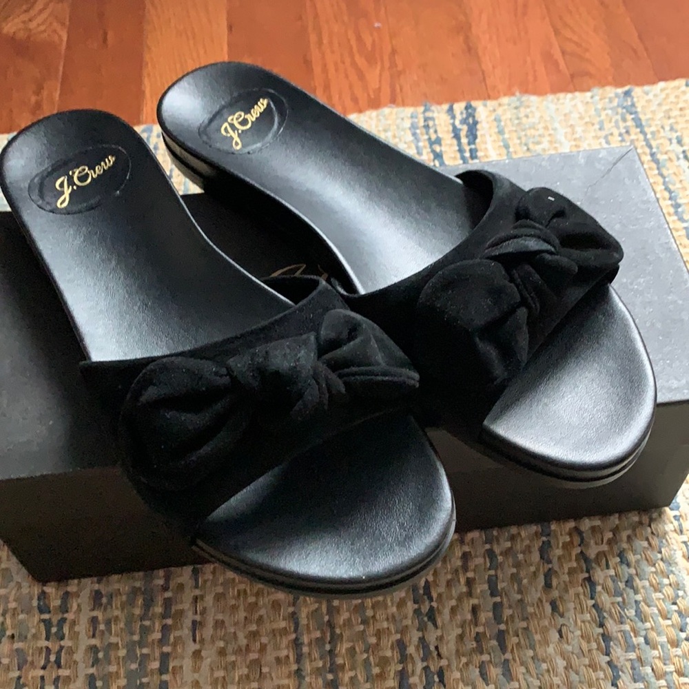Size 9 black slides
